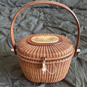 Vintage Farnum Nantucket Basket Handbag w 2 Beautiful Scrims.